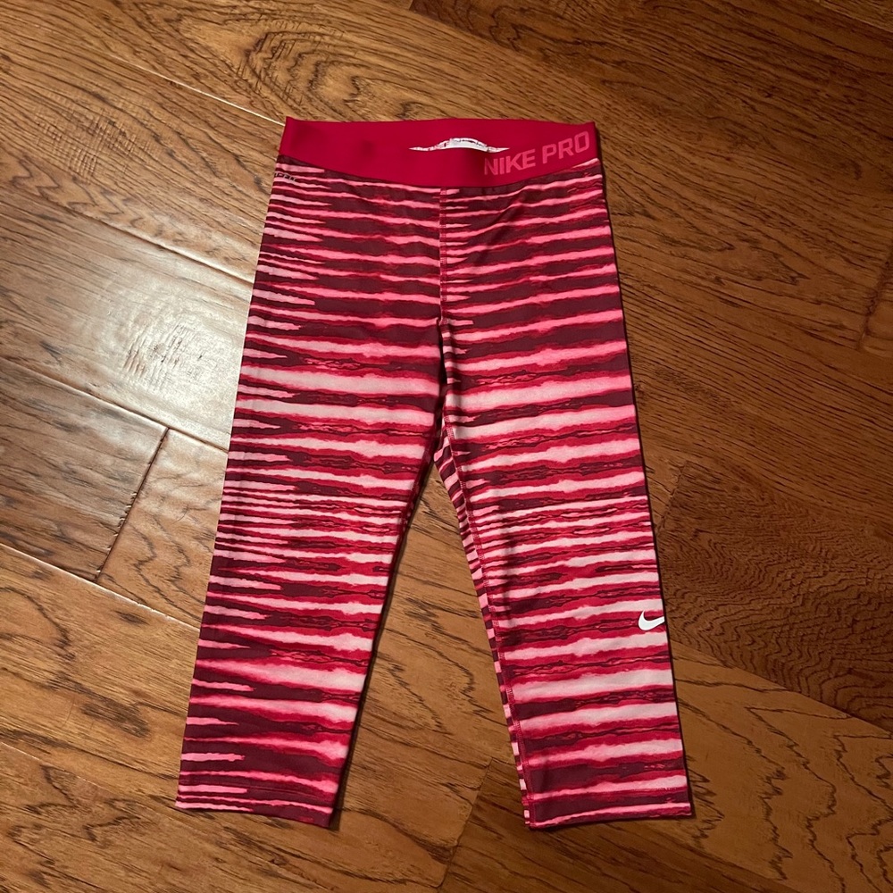 Nike pro crop leggings